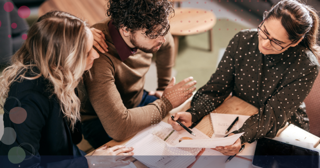 Seasoned freelancer teaching newbies on strategies to secure clients